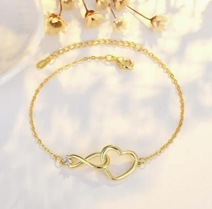 Golden Heart-Shaped Zirconia Bracelet